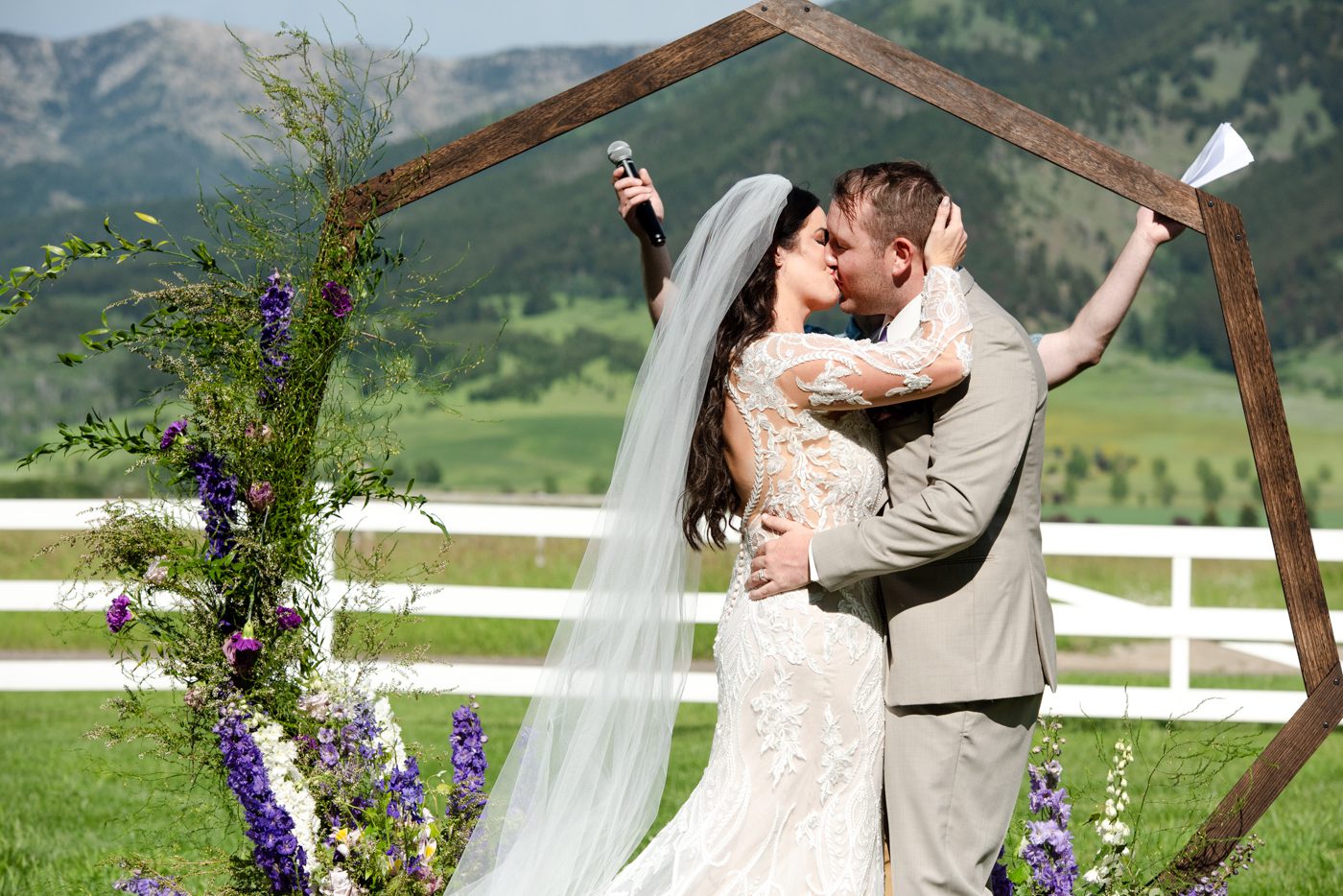 Kiss-the-bride-Roys-Barn-destination-wedding-Bozeman-Montana_5131